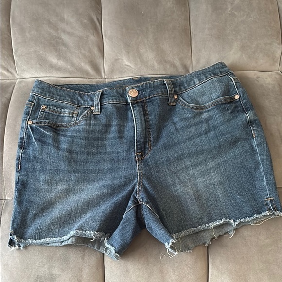 Seven 7 Weekend Short Denim Blue Shorts size 12 - Picture 1 of 6